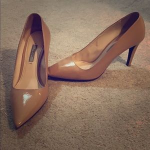 Prada nude patent pumps, size 39
